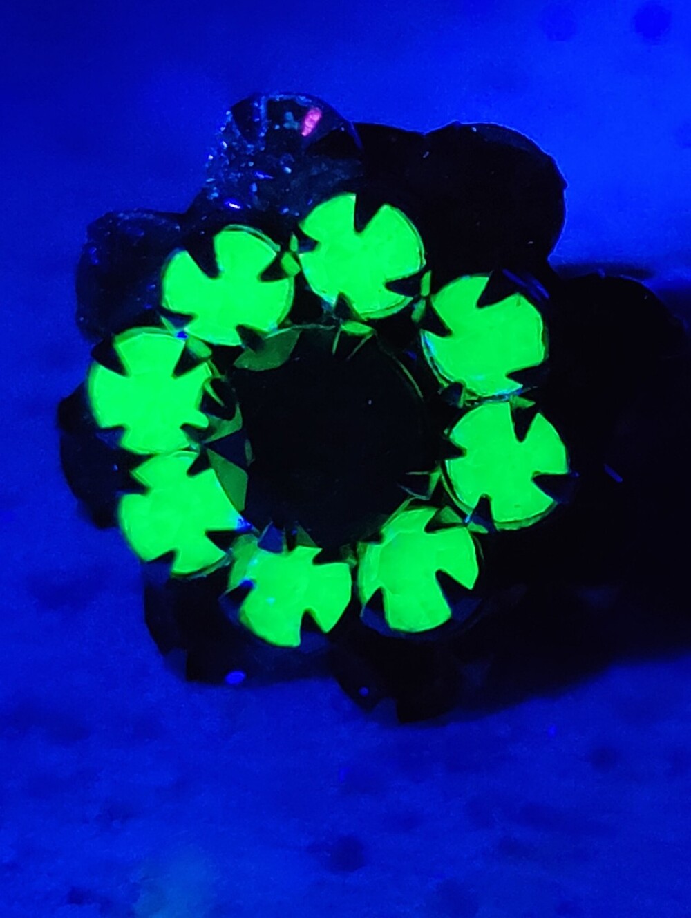Vintage Green Uranium Glass Flower Ring